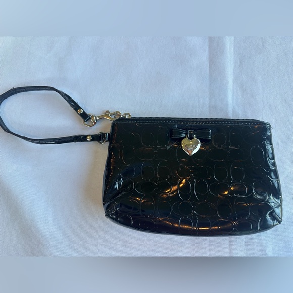 Coach Black Patent Leather Signature Wristlet with Bow and Coach Charm - Picture 1 of 10